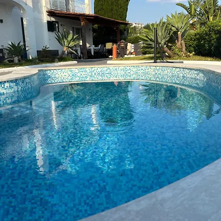 Clara Ischia Piscina Riscaldata E Idromassaggio *